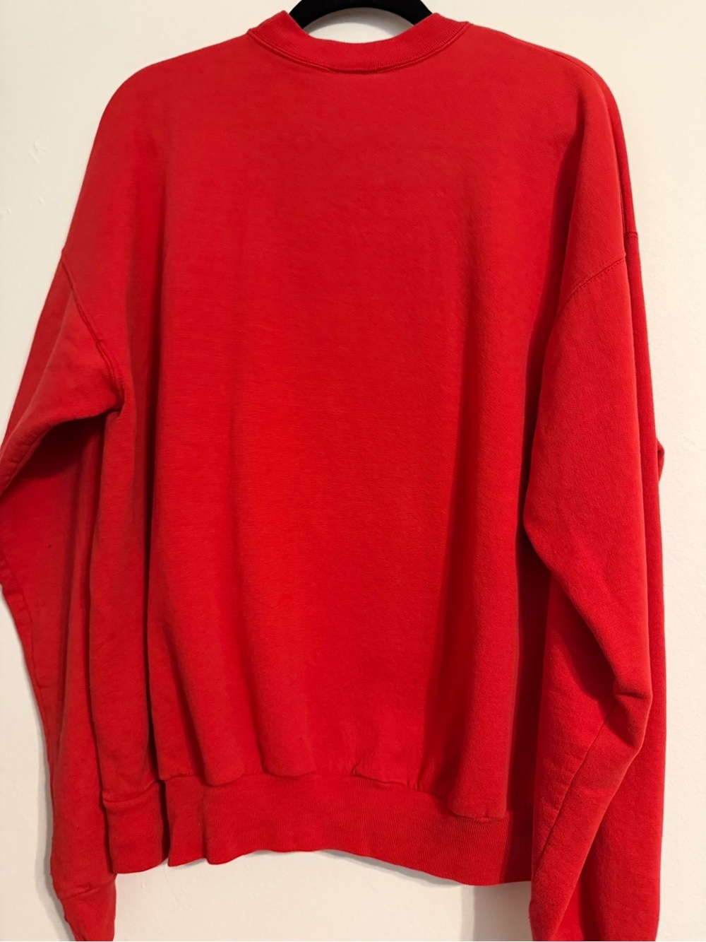 Disney Men's Red Mickey Graphic Sweatshirt - VNTG - Picture 3 of 4
